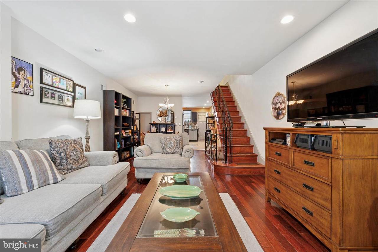 2423 Bancroft Street - Photo 1