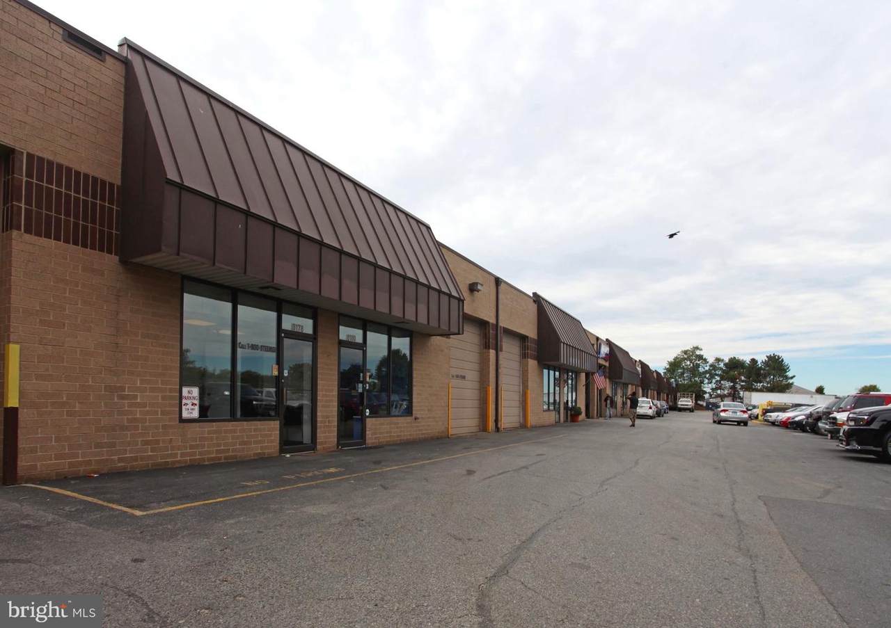 8192 Beechcraft Avenue - Photo 1