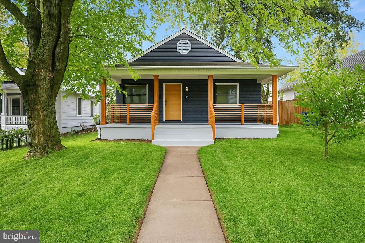 103 Pennsylvania Avenue - Photo 1