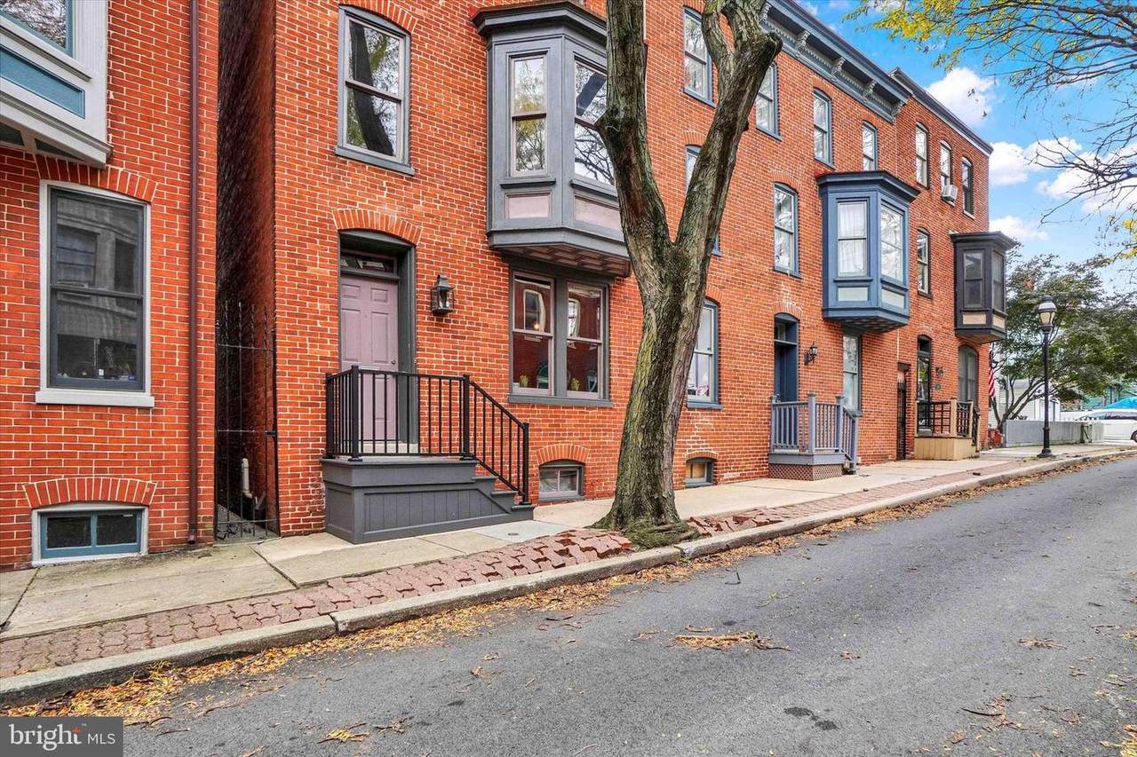 328 Locust Street - Photo 1