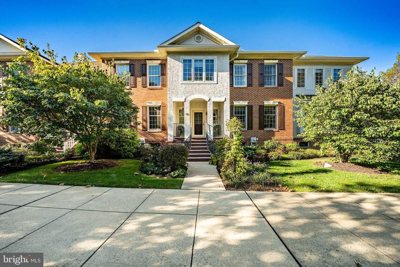 475 Fairmont Drive - Photo 1