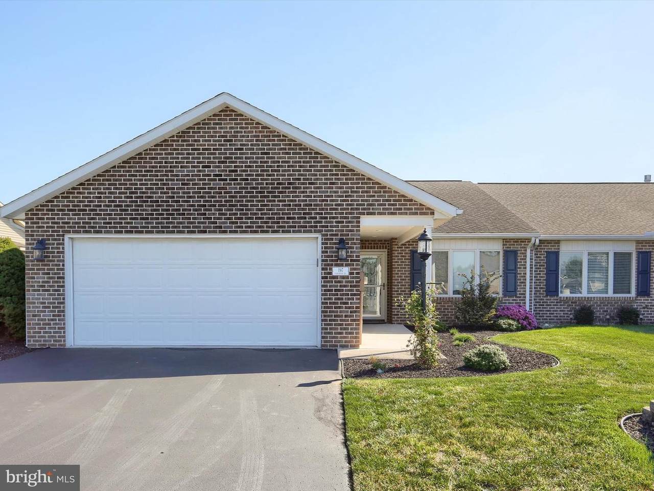 197 Parkwood Drive - Photo 1