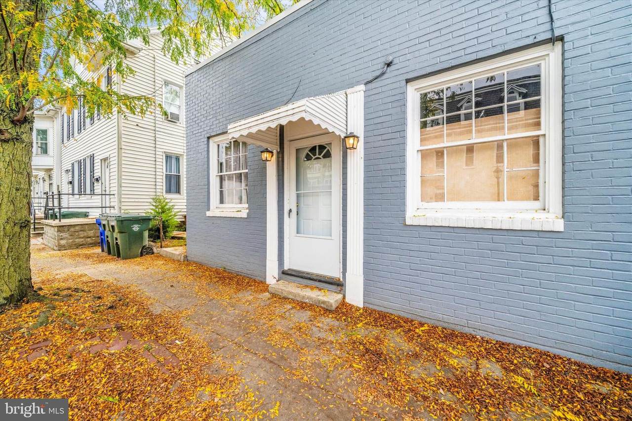 201 Washington Street - Photo 1