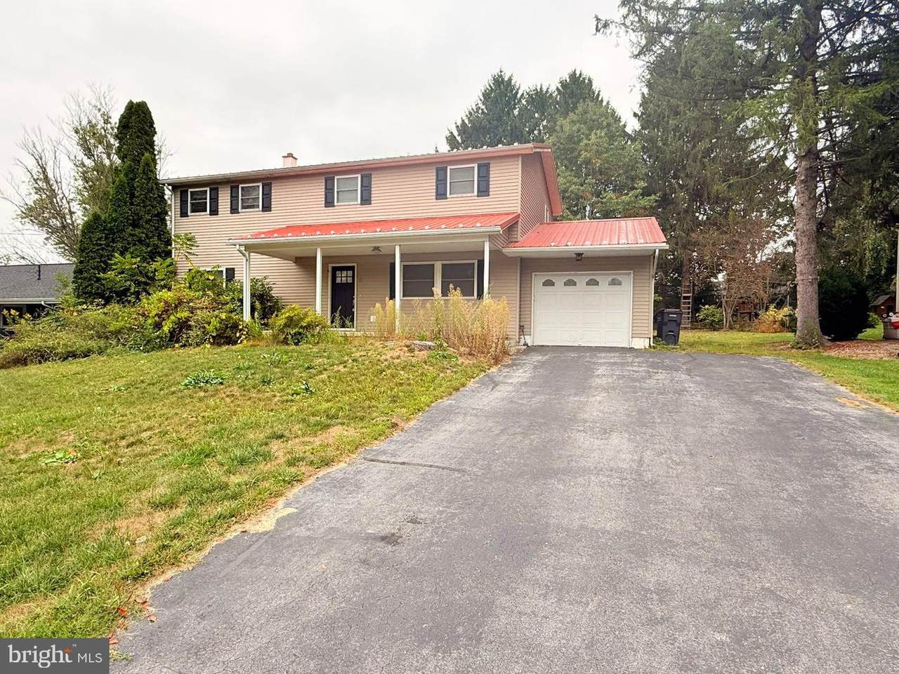 242 Spring Street - Photo 1