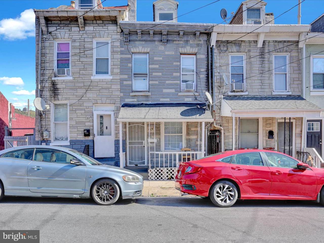 319 8TH Street - Photo 1