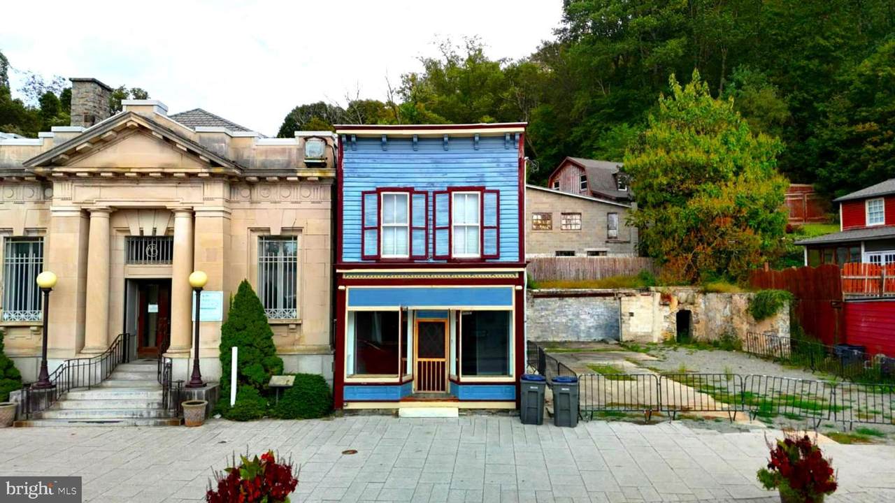 8 Main Street - Photo 1