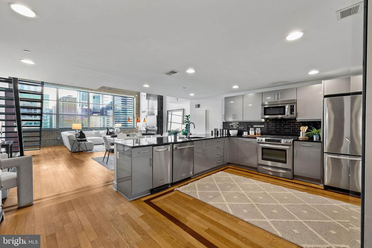 2200 Arch Street - Photo 1