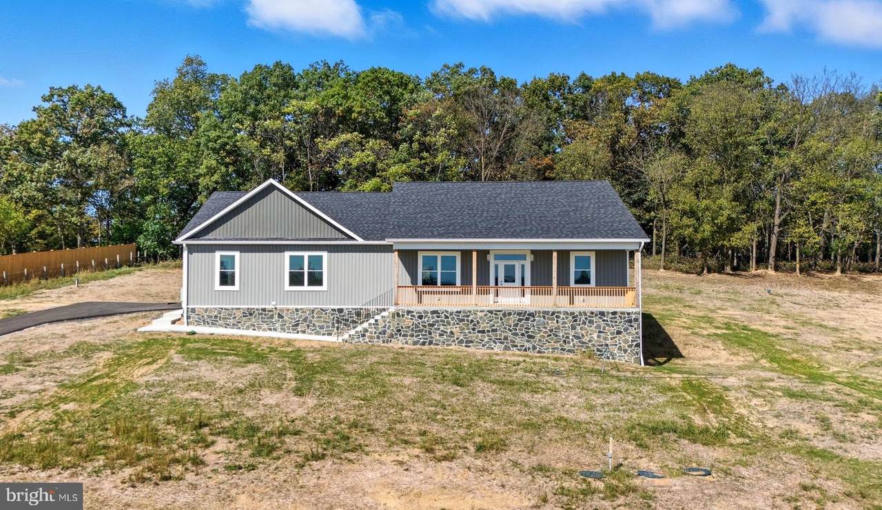607 Slonaker Lane - Photo 1
