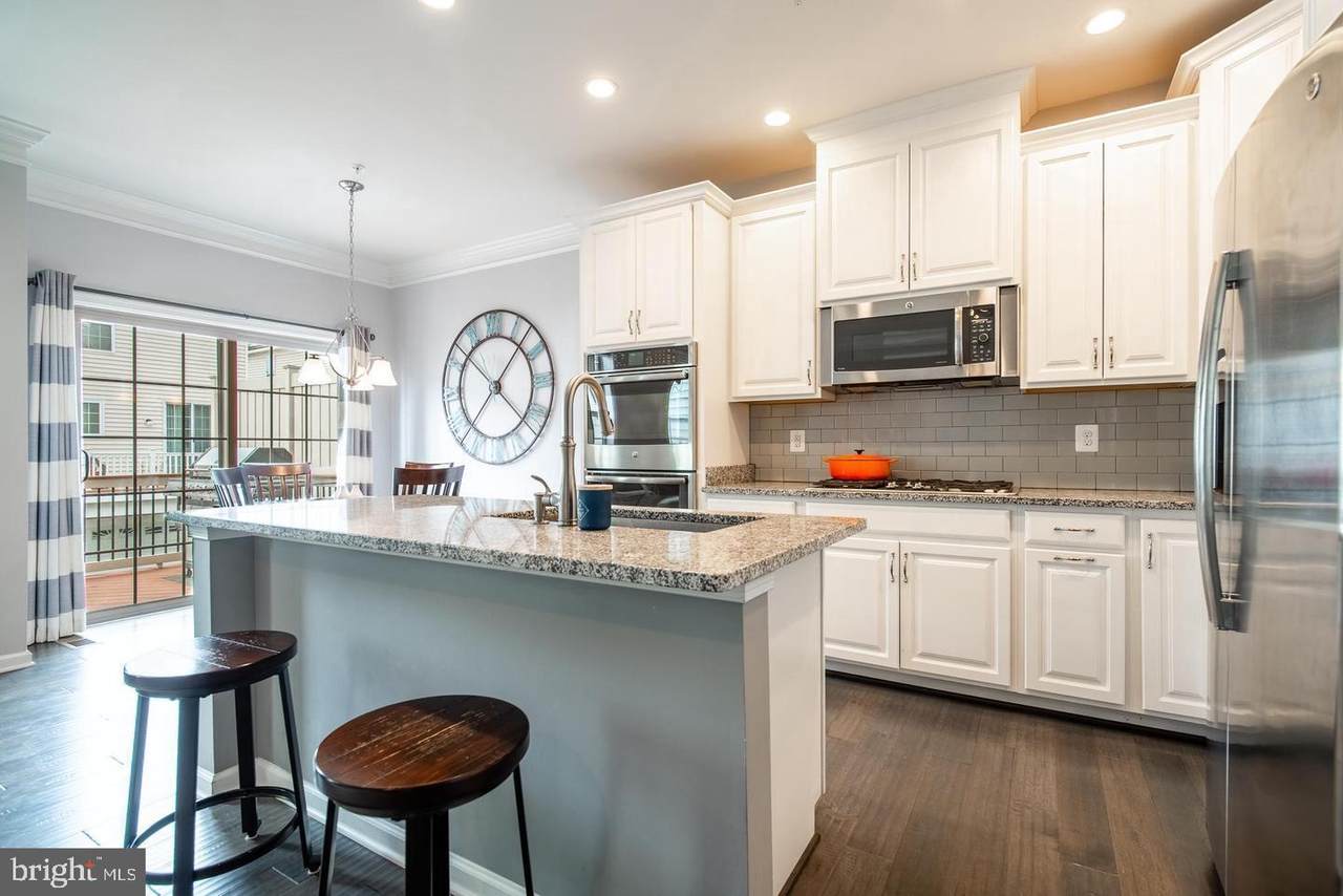 22567 Naugatuck Square - Photo 1