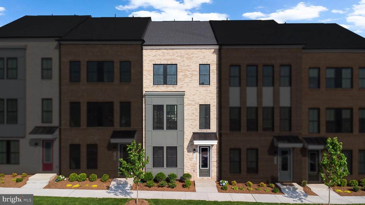 13928 Aviation Place - Photo 1