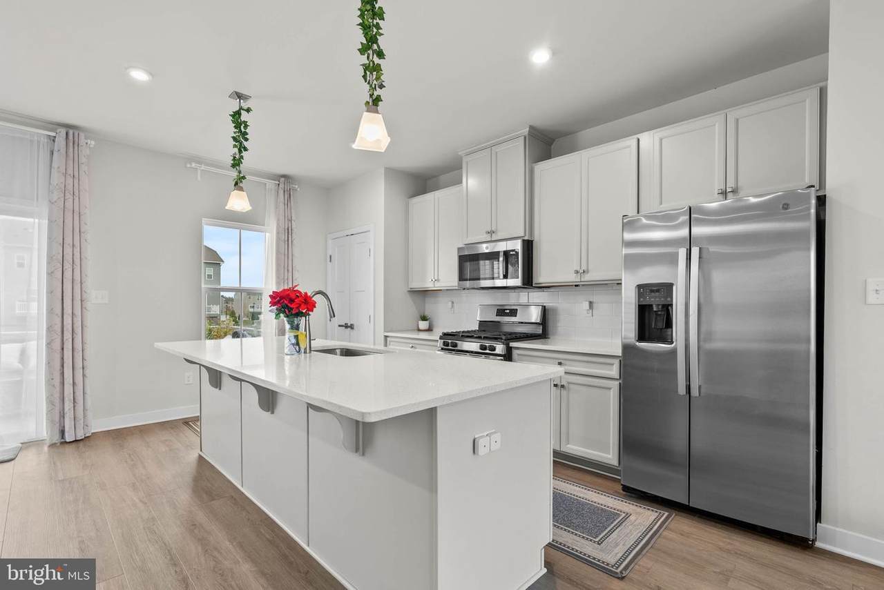 104 Waterford Way - Photo 1