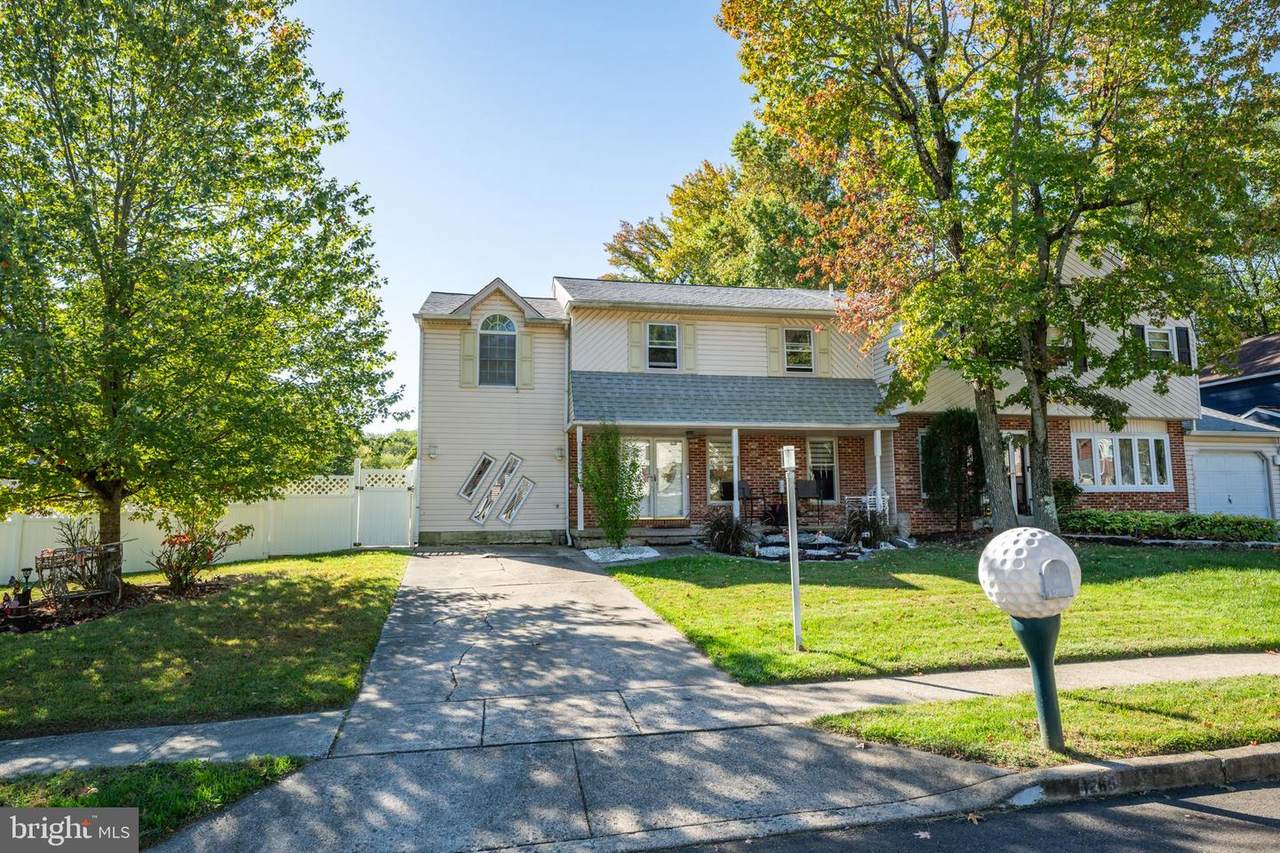 1265 Barclay Crescent - Photo 1