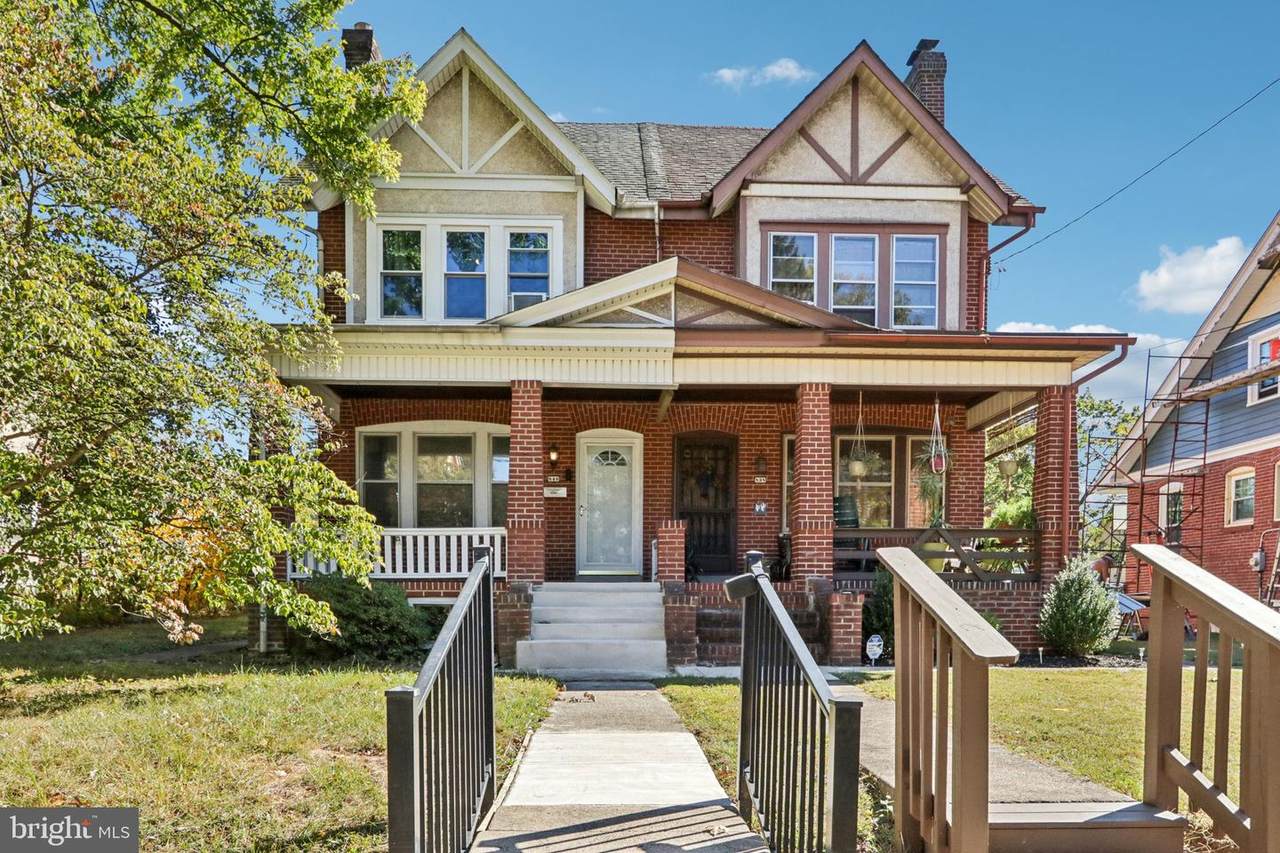 840 Charlotte - Photo 1