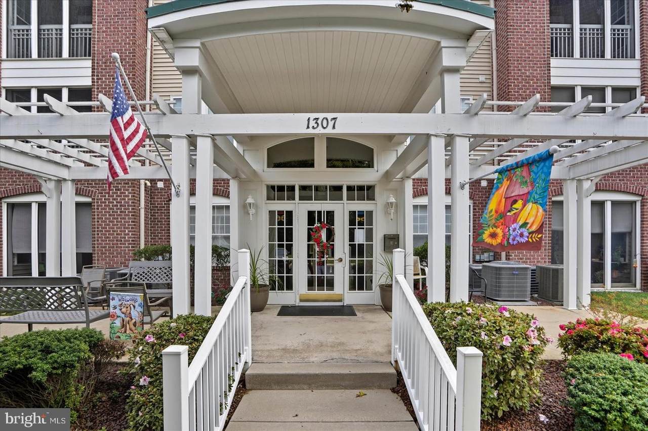 1307-G Scottsdale Drive - Photo 1