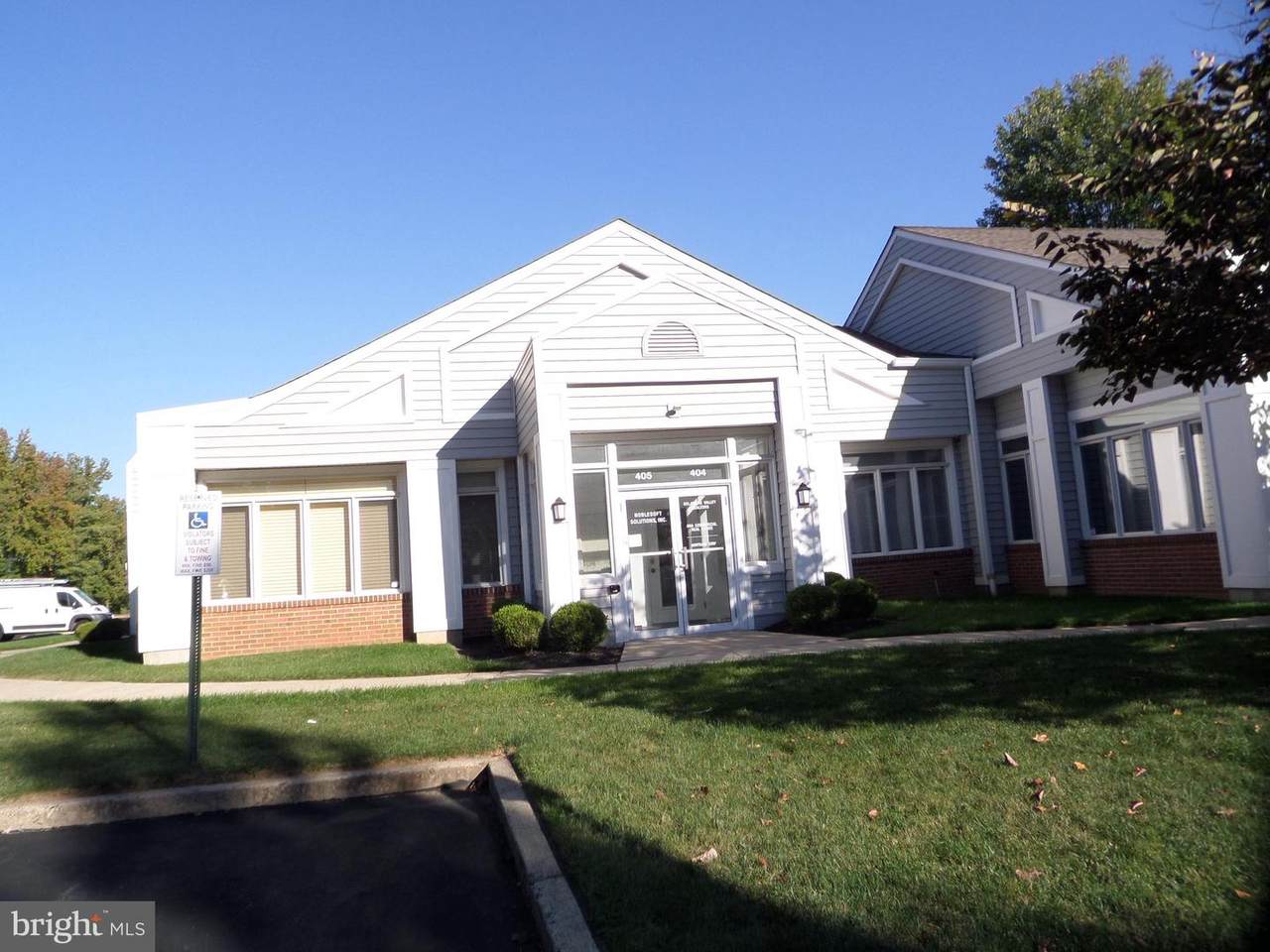 404 Executive Drive - Photo 1