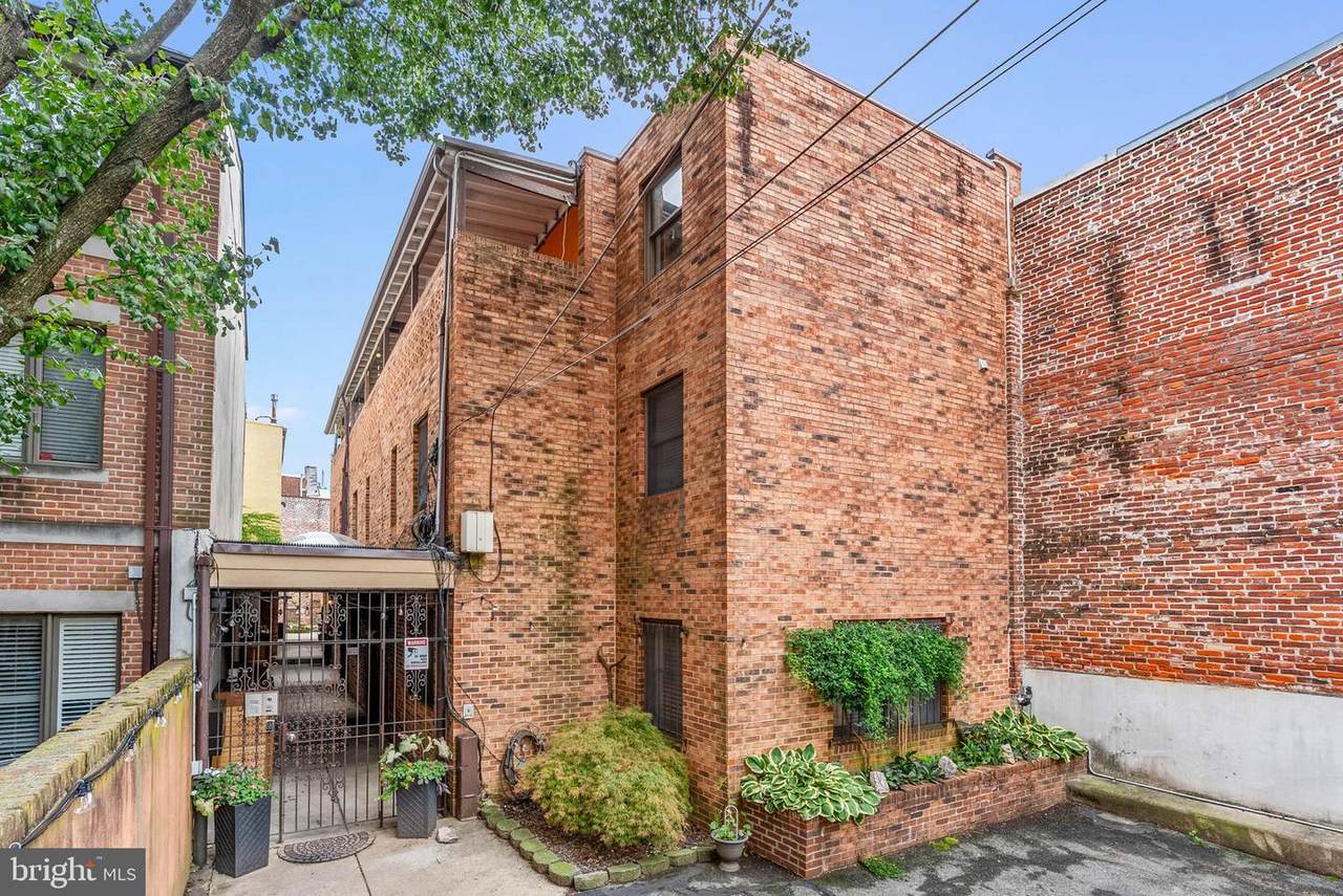 238 Queen Street - Photo 1