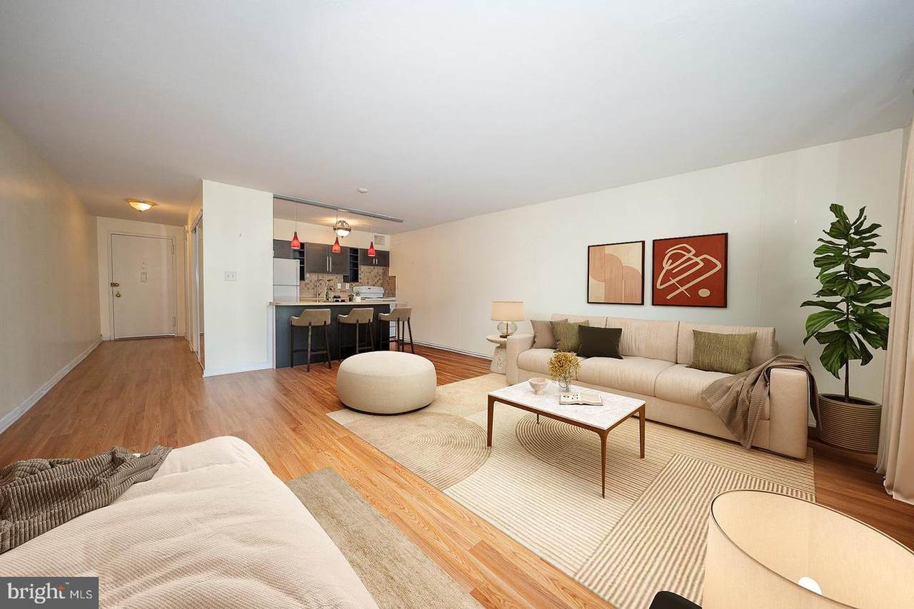 1919 Chestnut Street - Photo 1