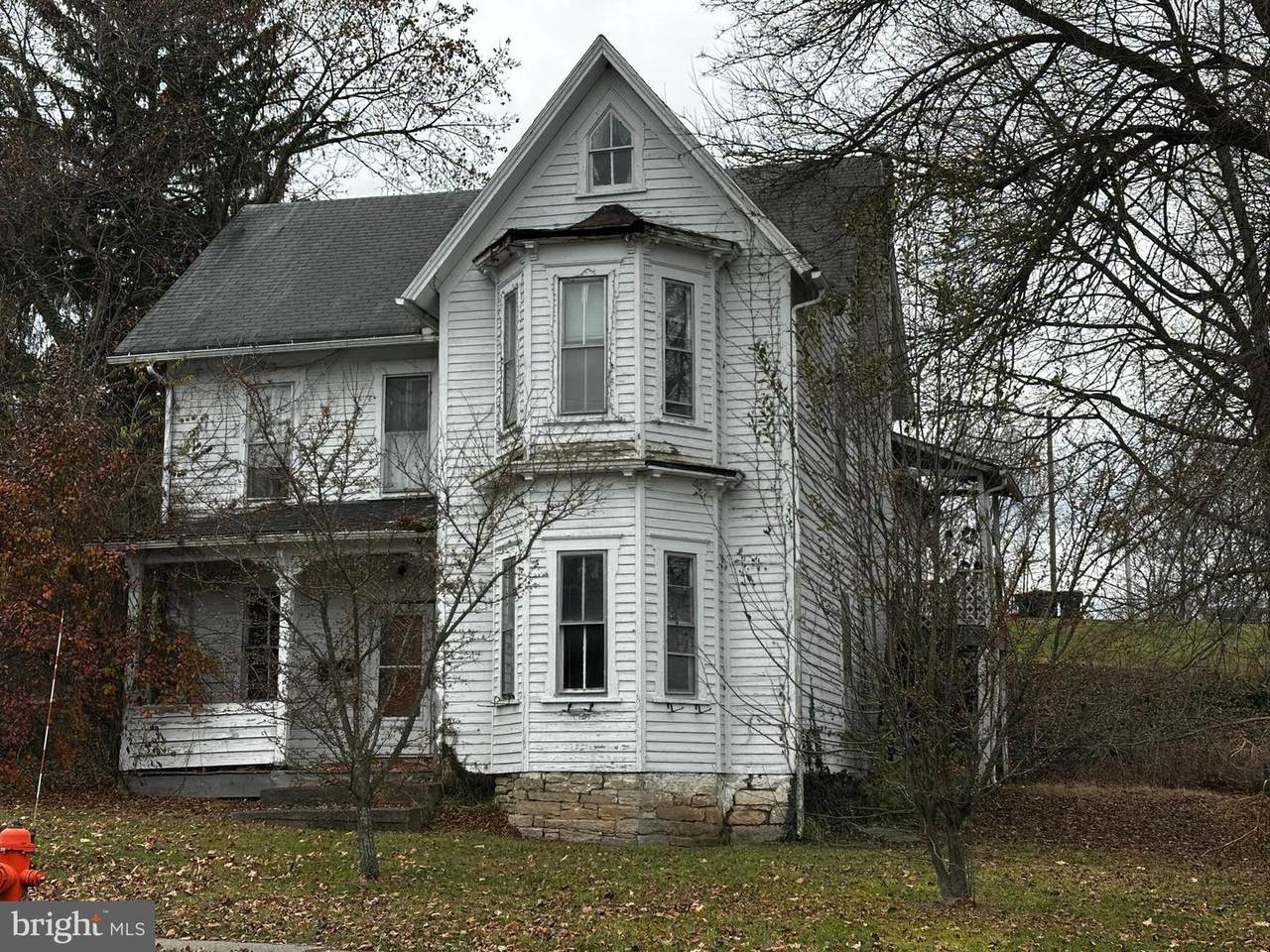 215 Spring Street - Photo 1