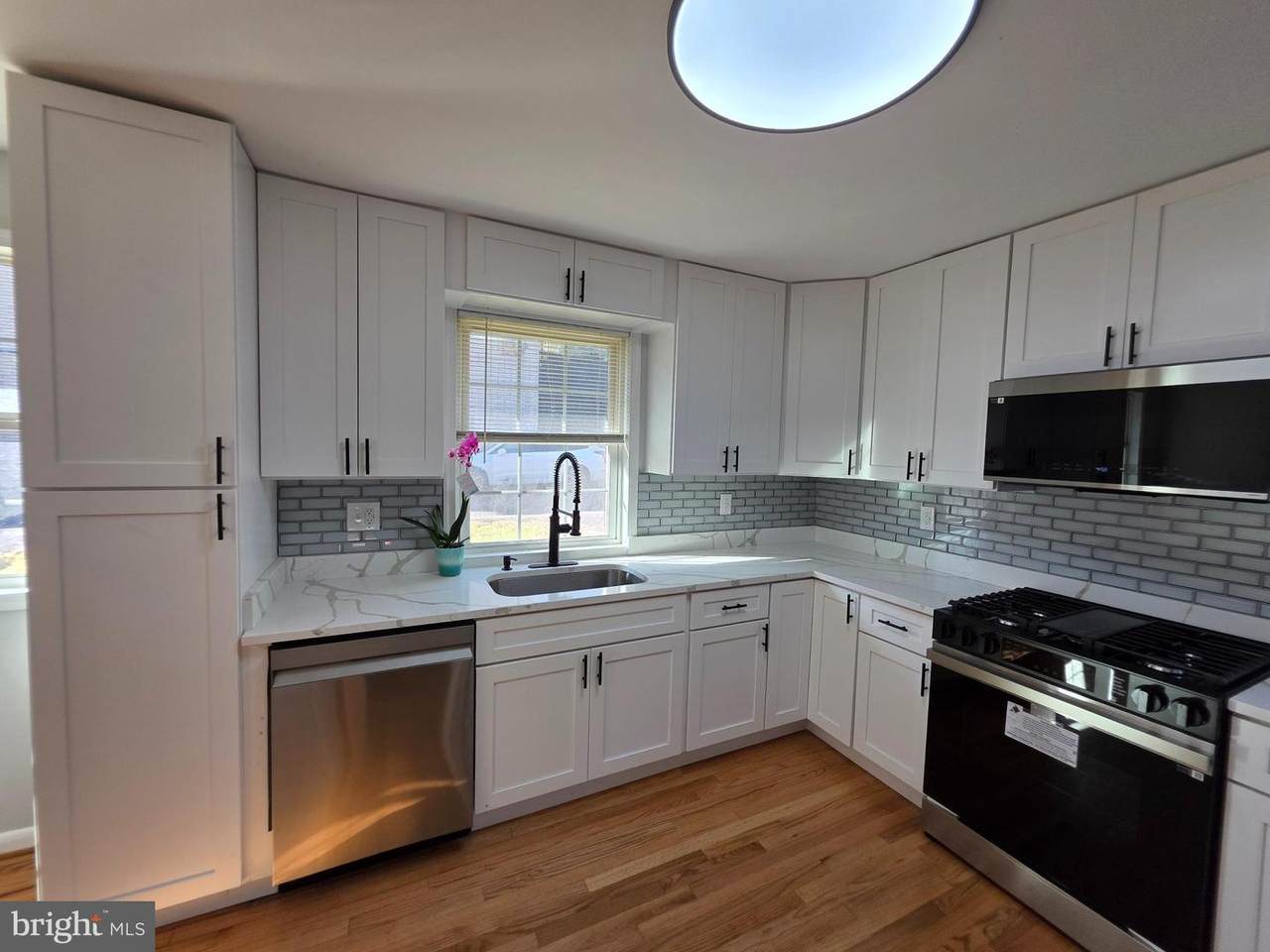 11816 Bedford - Photo 1