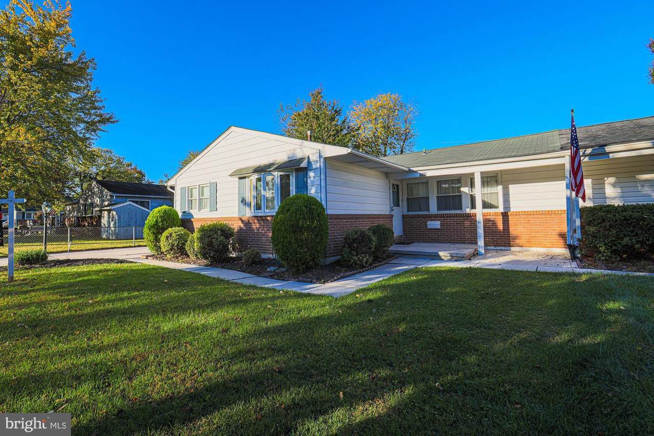 8602 David Avenue - Photo 1