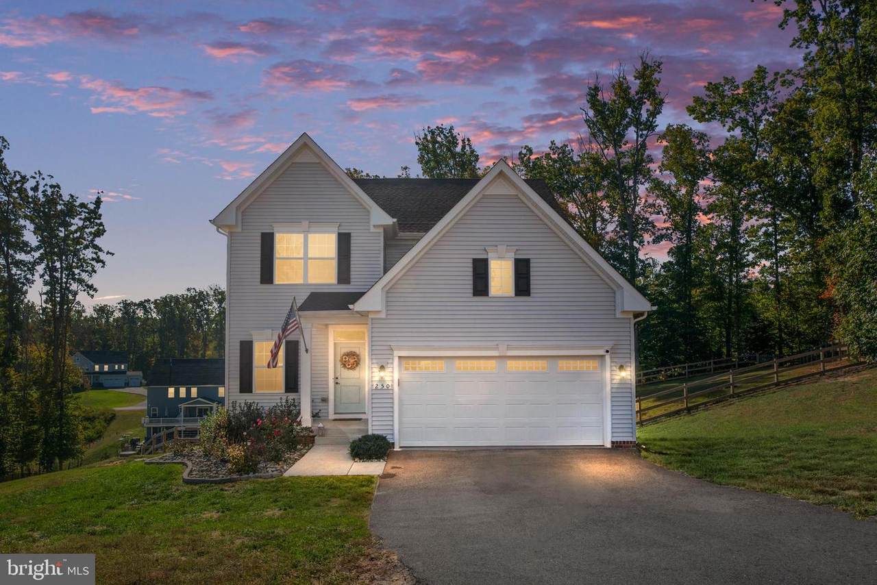 250 Stephanies Way - Photo 1