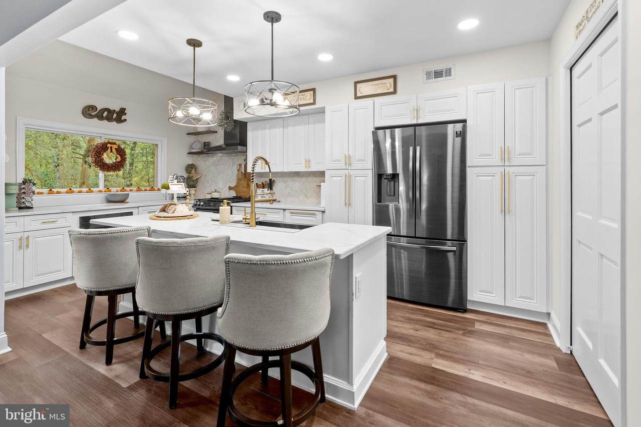 51 Five Crown Royal - Photo 1