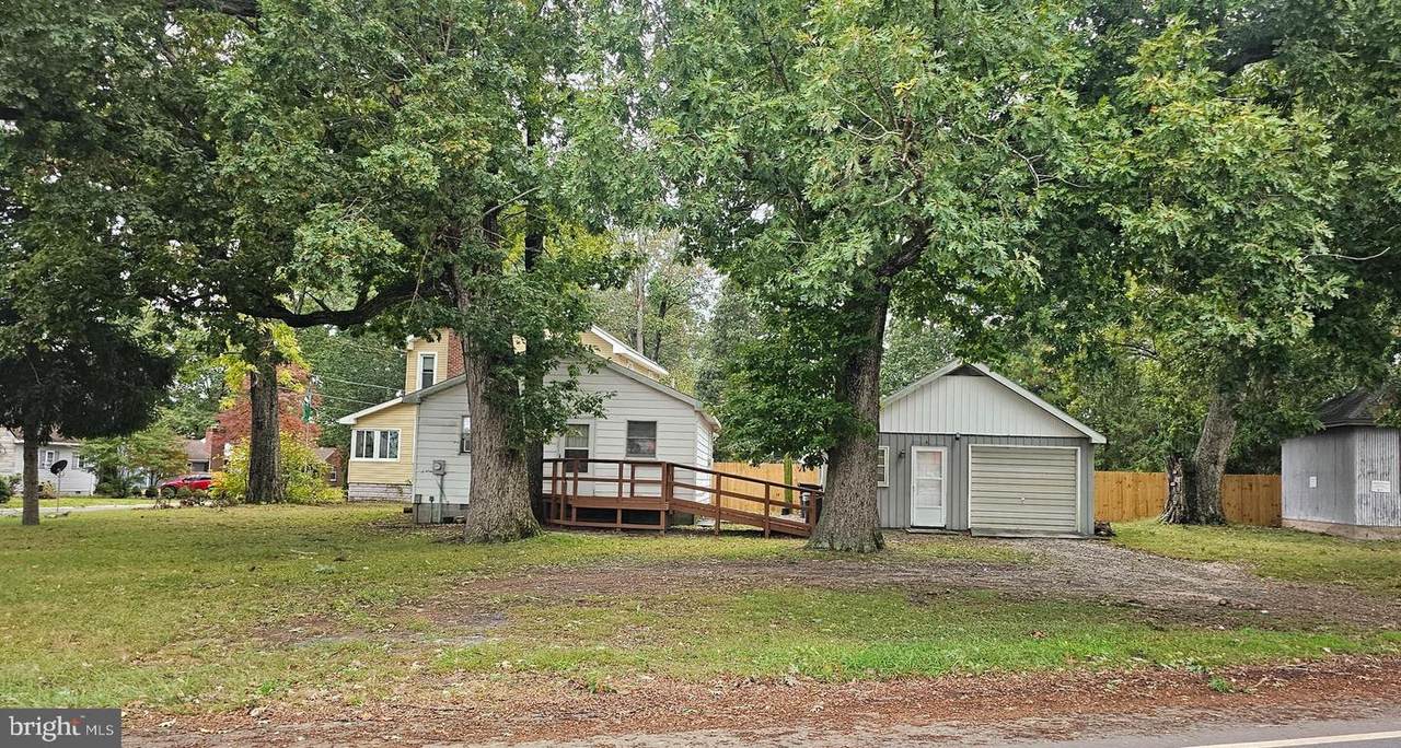 413 Walnut Street - Photo 1