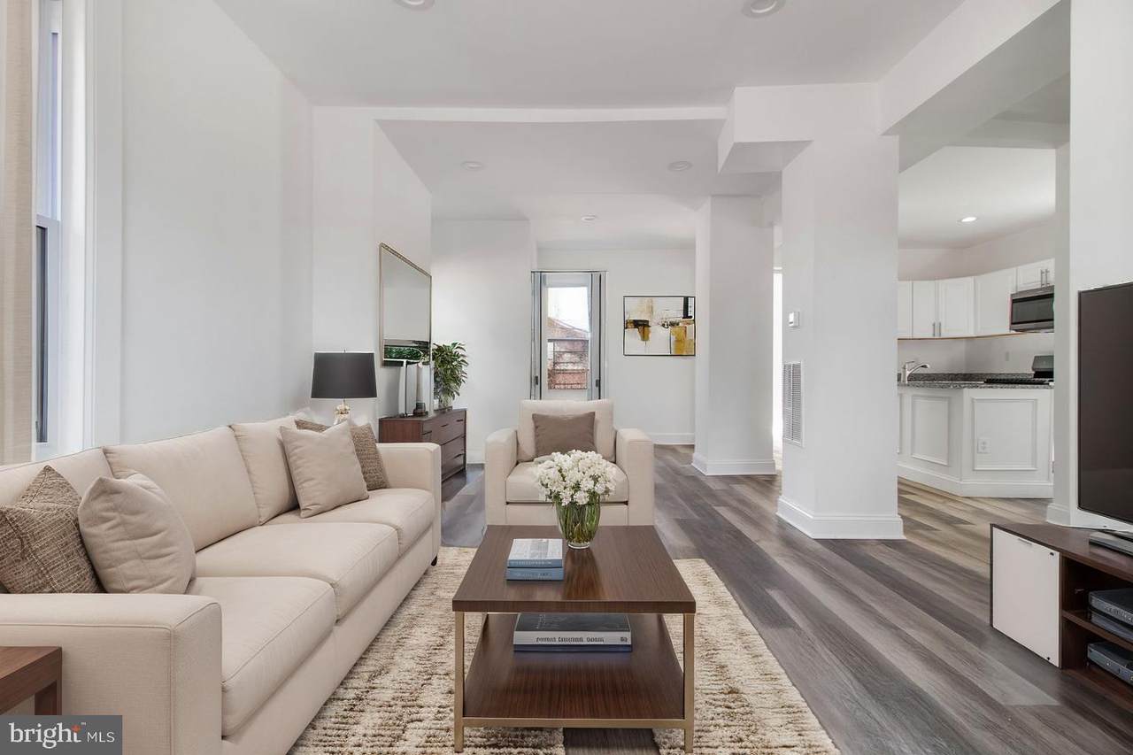 5327 Hamlin Avenue - Photo 1