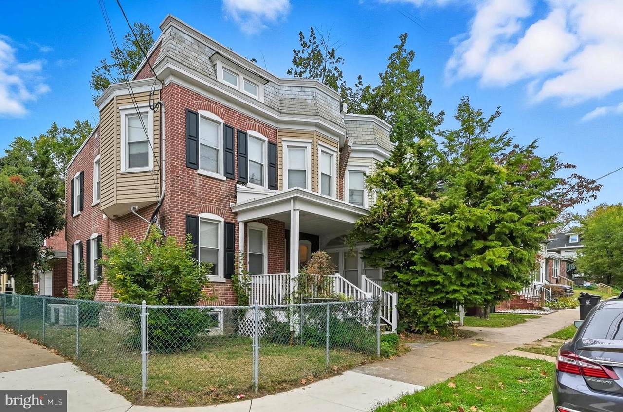 700 26TH Street - Photo 1