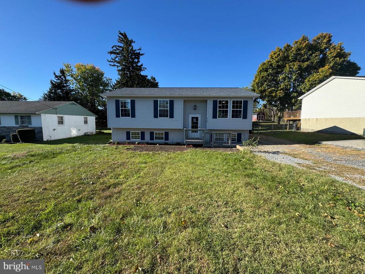 419 Summit Avenue - Photo 1