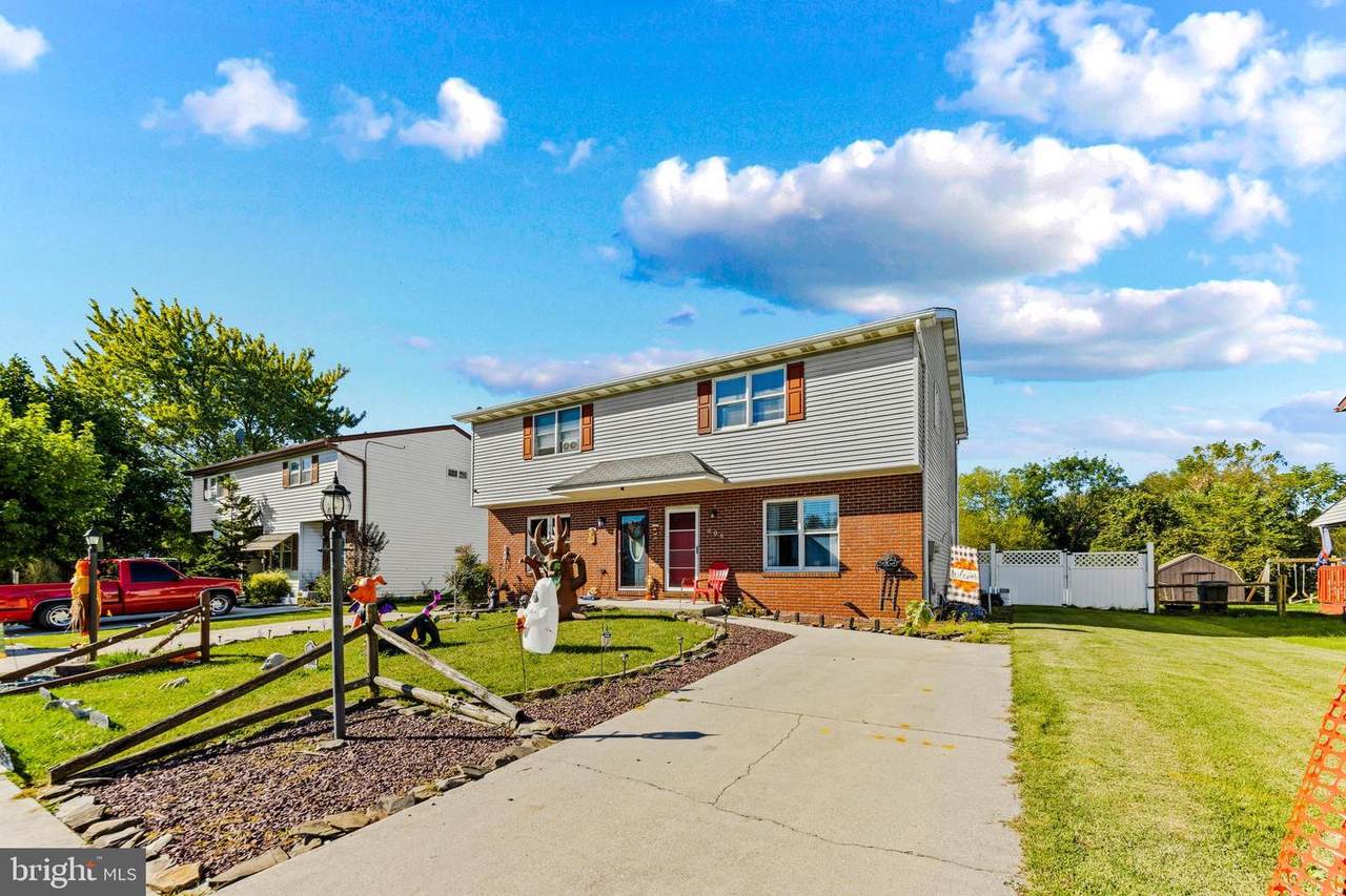 608 Spring Avenue - Photo 1