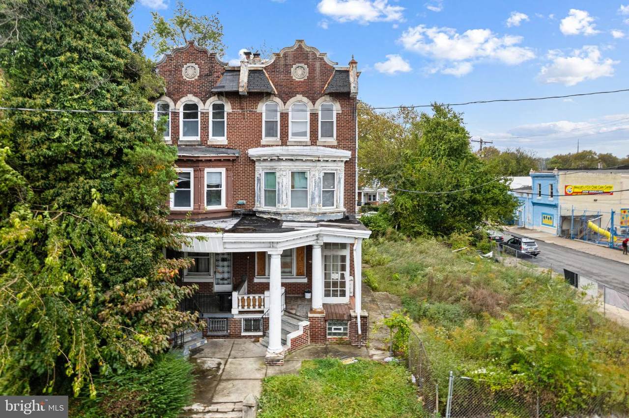 4542 Broad Street - Photo 1