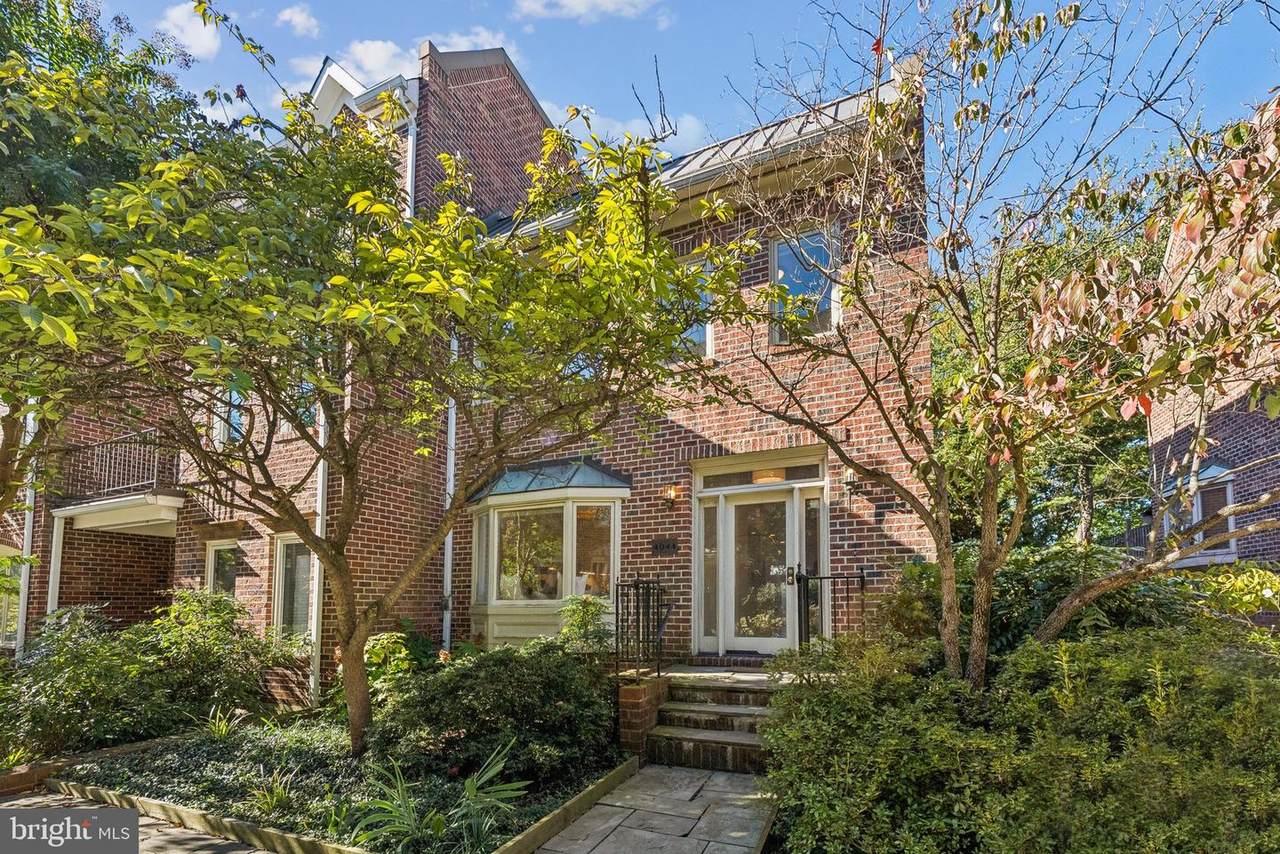 4044 Chancery Court - Photo 1