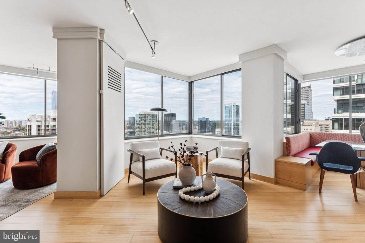 202-10 Rittenhouse Square - Photo 1