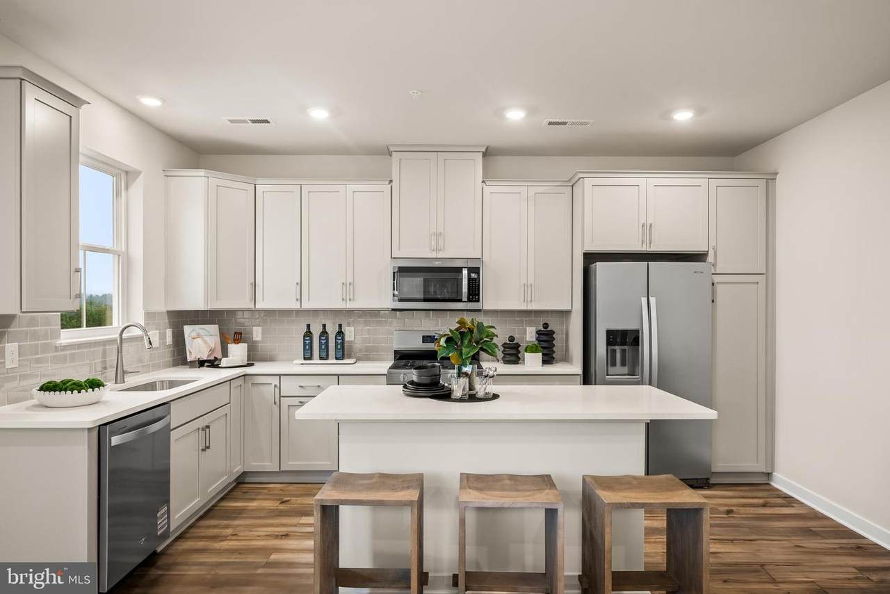 735 Platinum Drive - Photo 1