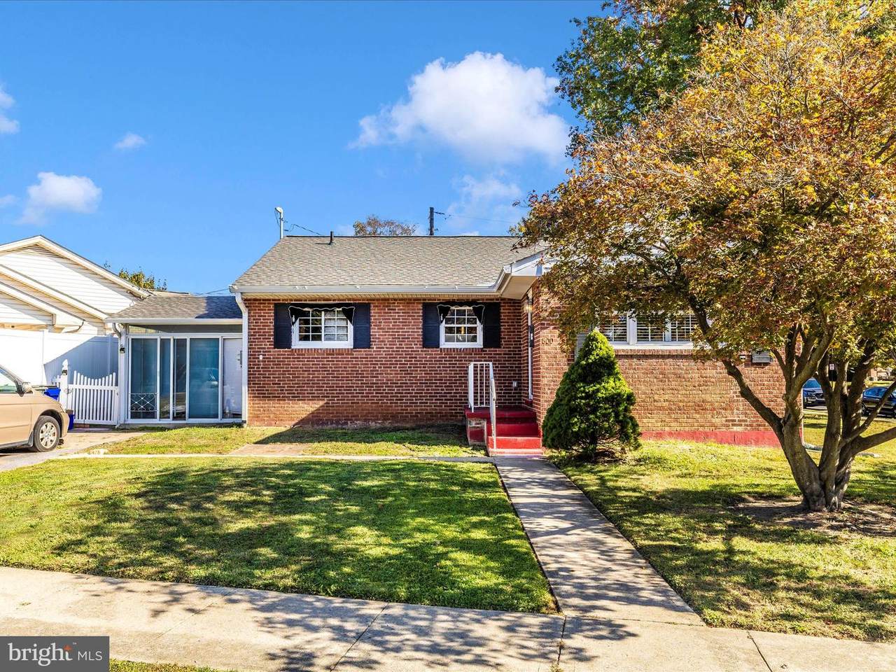 800 Young Place - Photo 1