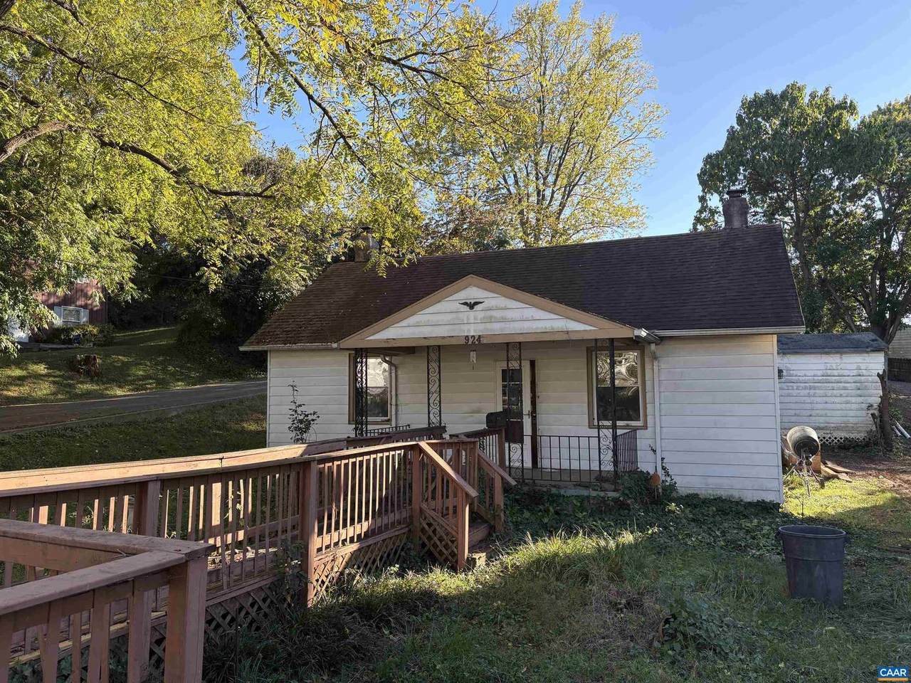 924 Bolling Ave - Photo 1