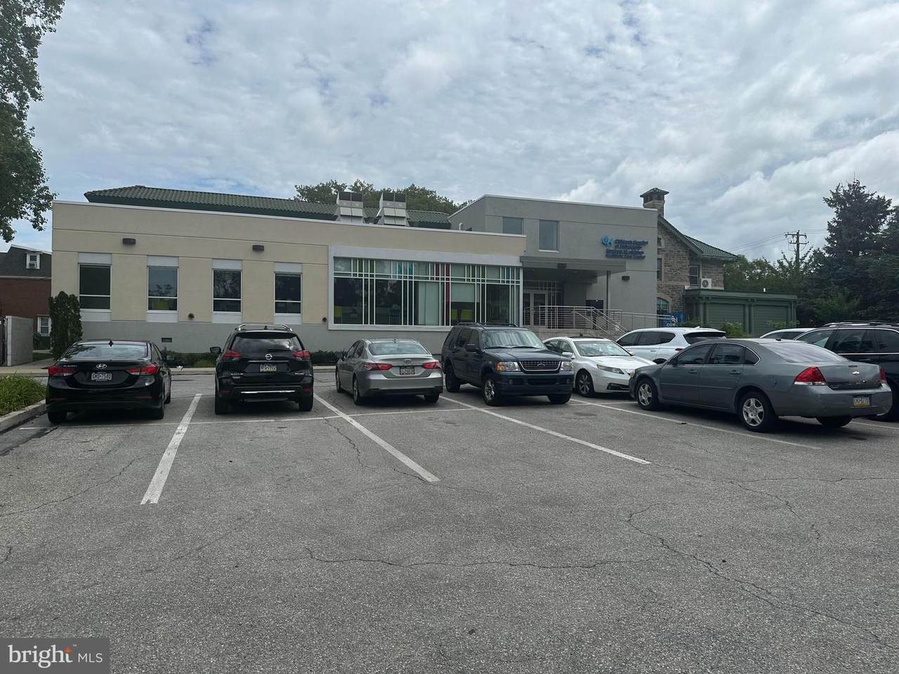 1437 Dekalb Street - Photo 1