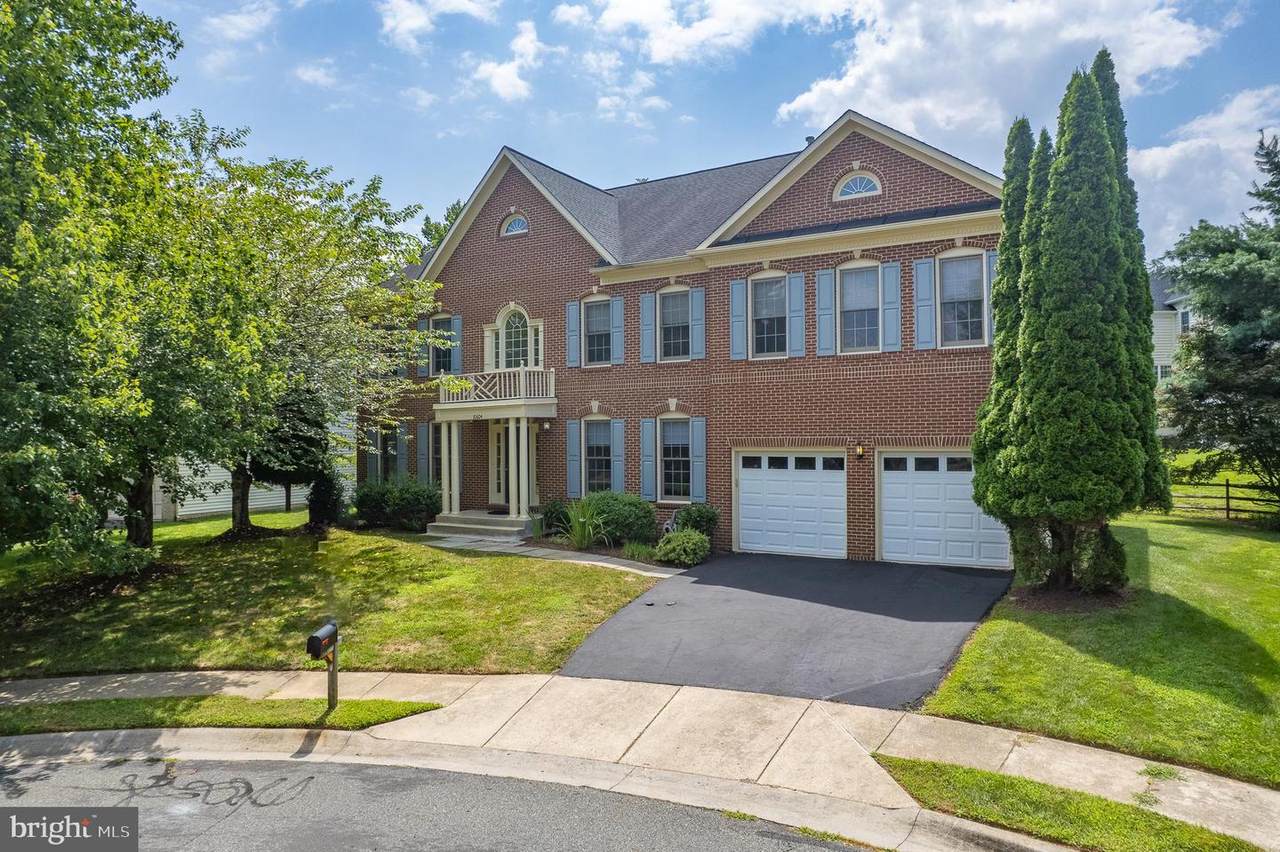 10604 Maplecrest - Photo 1