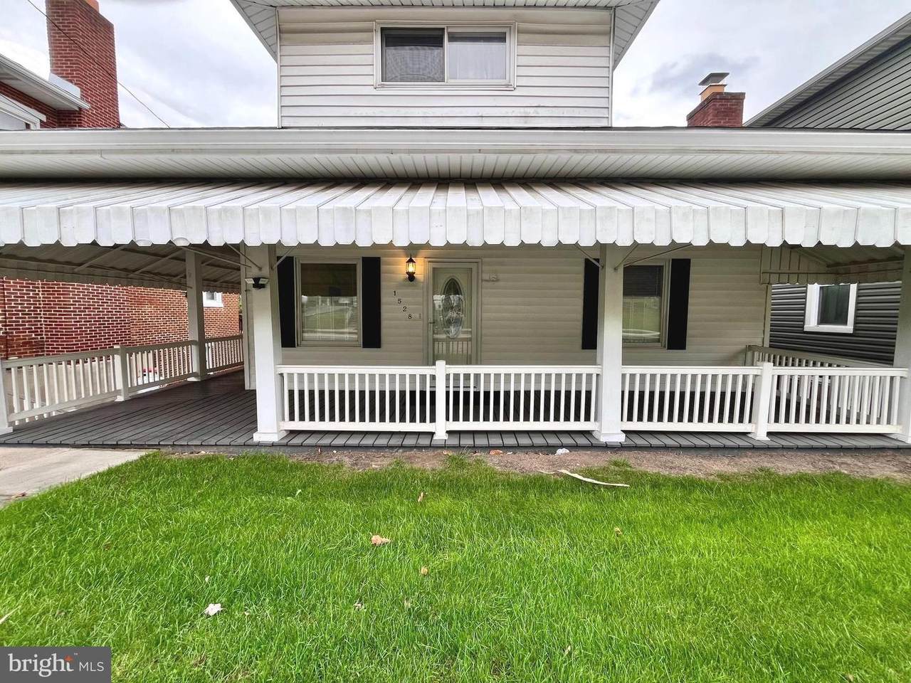 1528 Grand Avenue - Photo 1