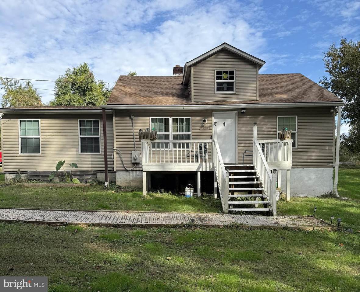 11008 Croom Road - Photo 1