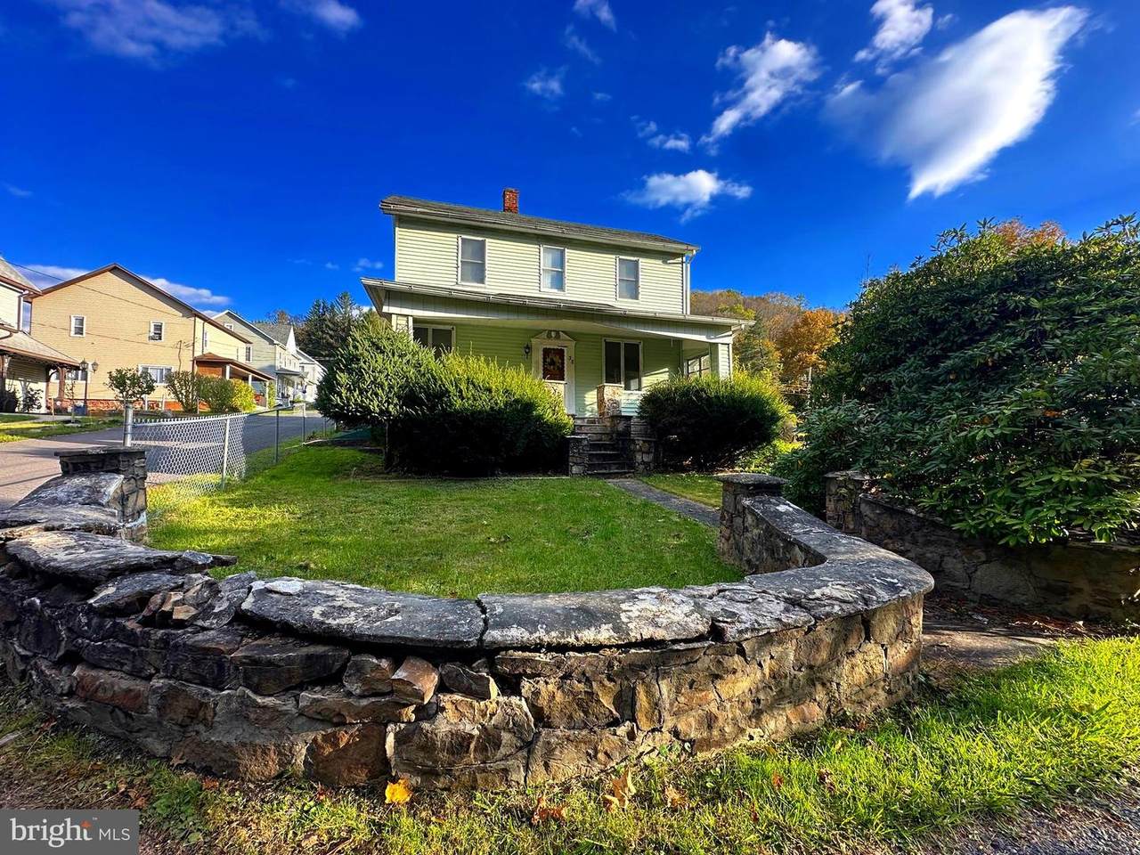 38 Florida Way - Photo 1