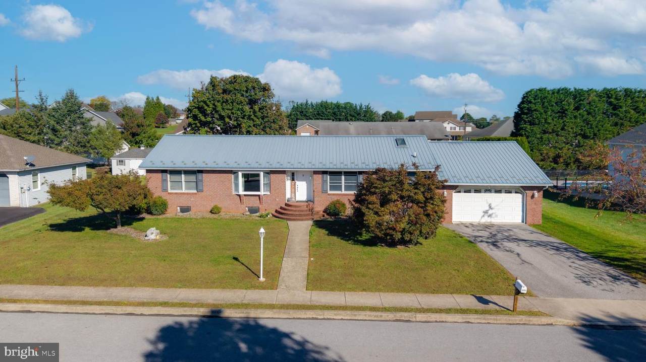 375 Carolle Street - Photo 1