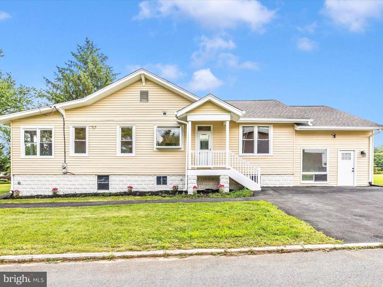 692 Ridge Road - Photo 1