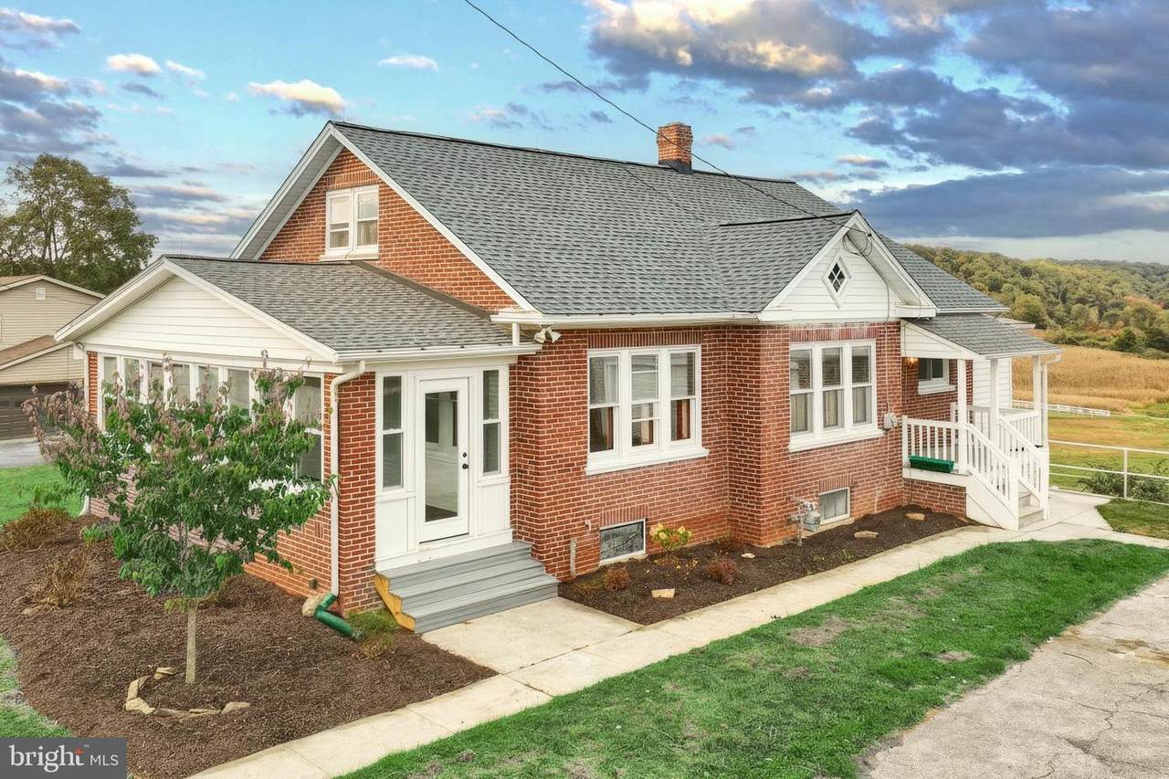 203 York Road - Photo 1