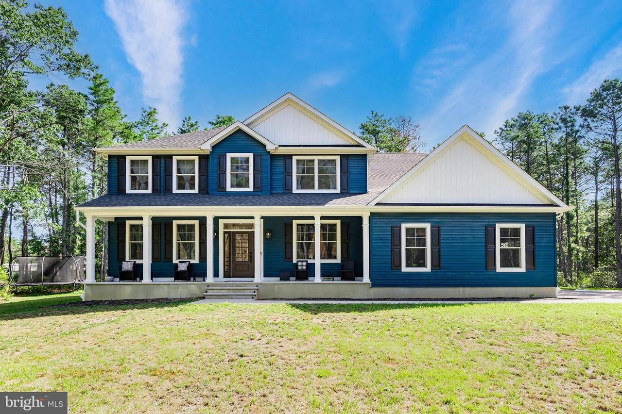 1561 Scranton Avenue - Photo 1