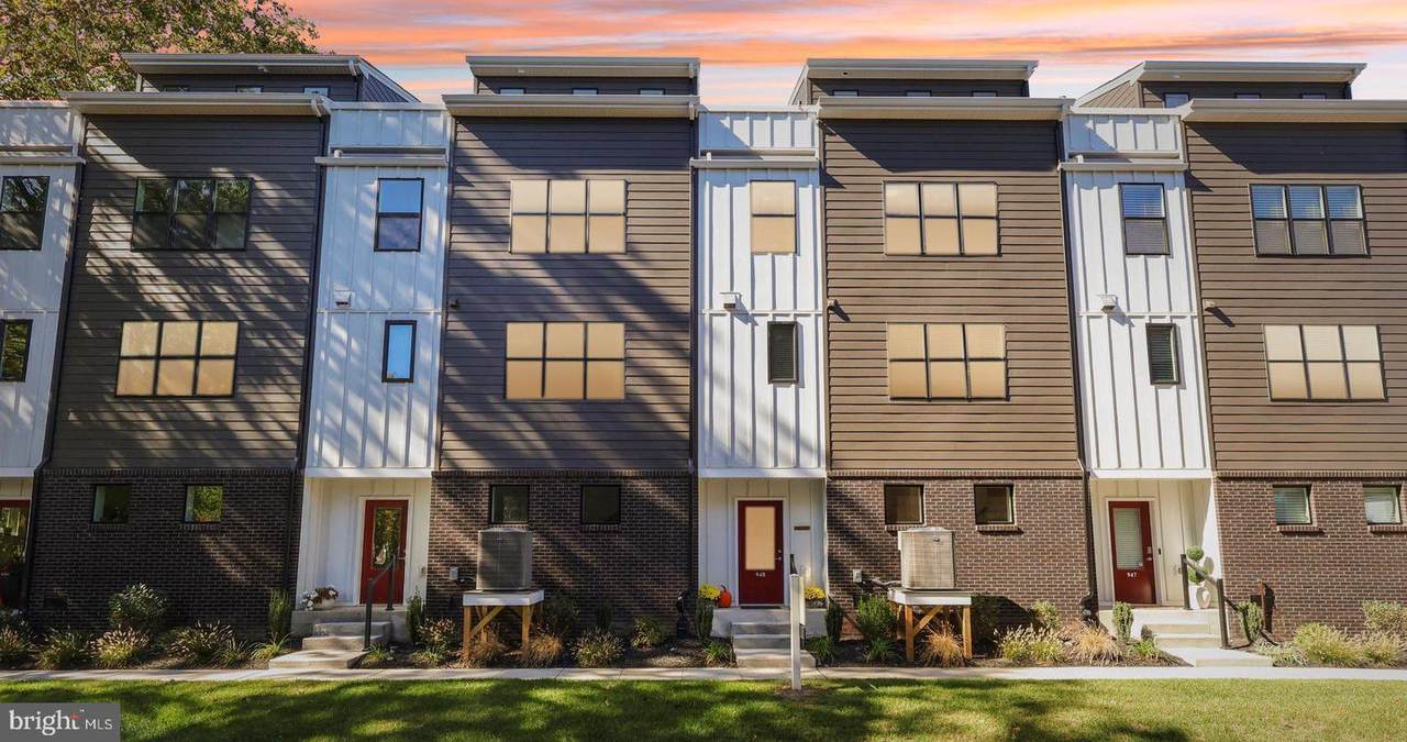 952 Riverplace Drive - Photo 1