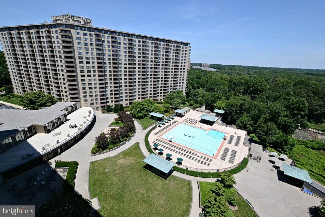 5225 Pooks Hill Road - Photo 1