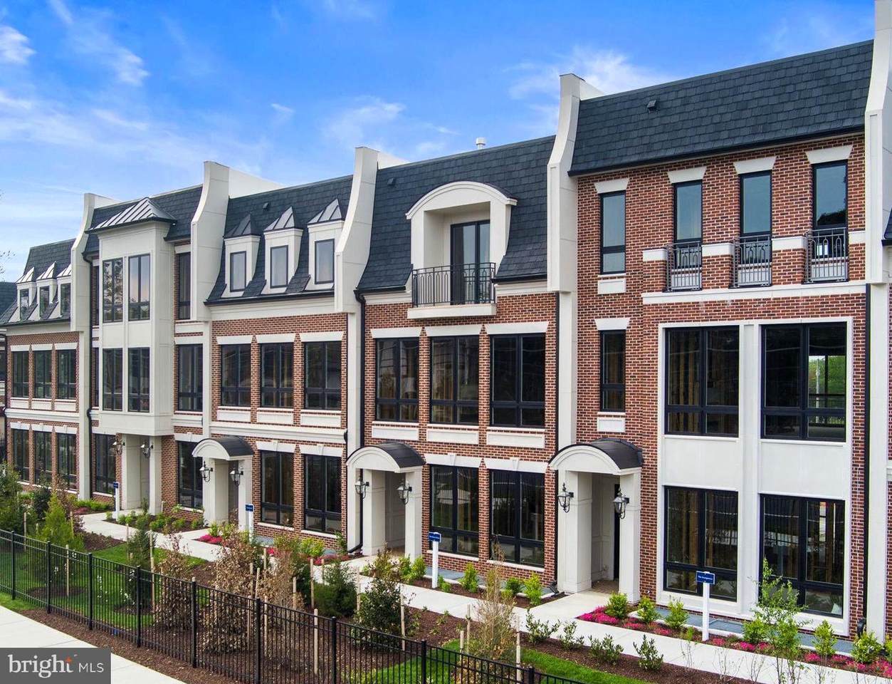 7043 Liberty Lane - Photo 1