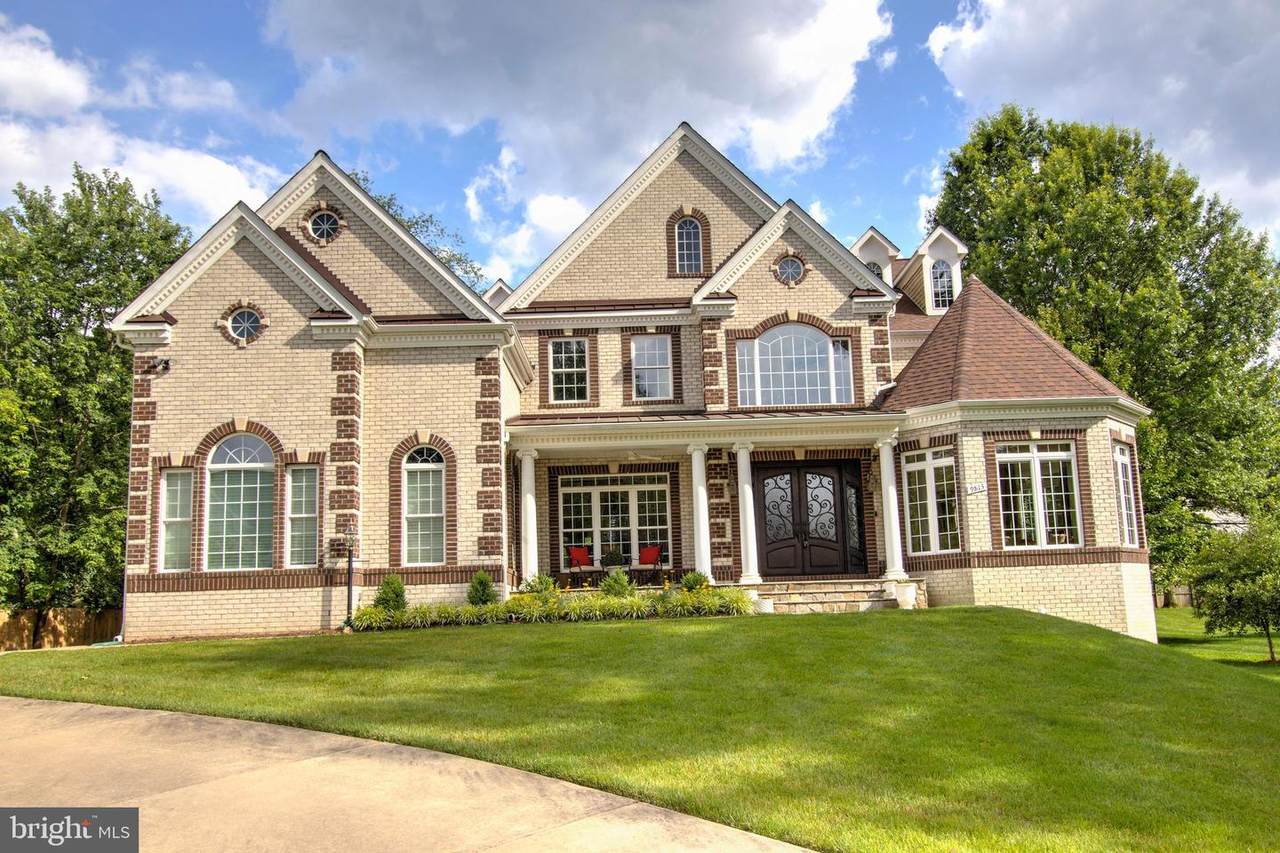 9813 Sunrise Road - Photo 1